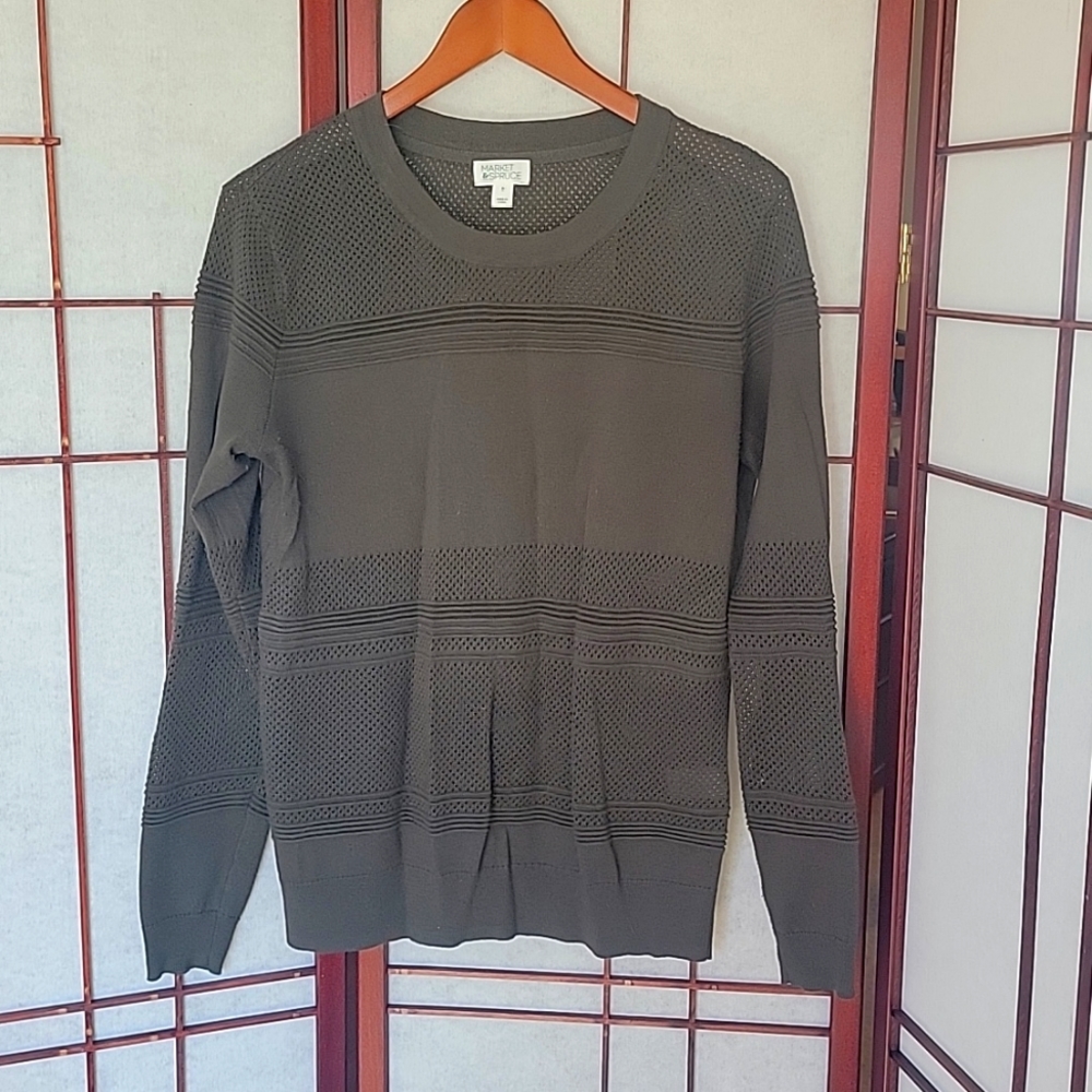 Market Spruce sweater, size medium. No fading.